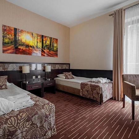 Hotel Uroczysko Cedzyna Exteriér fotografie